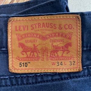 Levi dark blue jeans